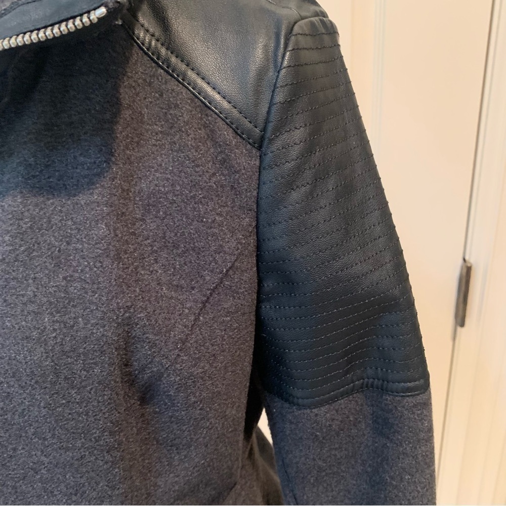 BcbgGeneration Women’s Jacket. Size Medium. Charcoal color - Picture 3 of 9
